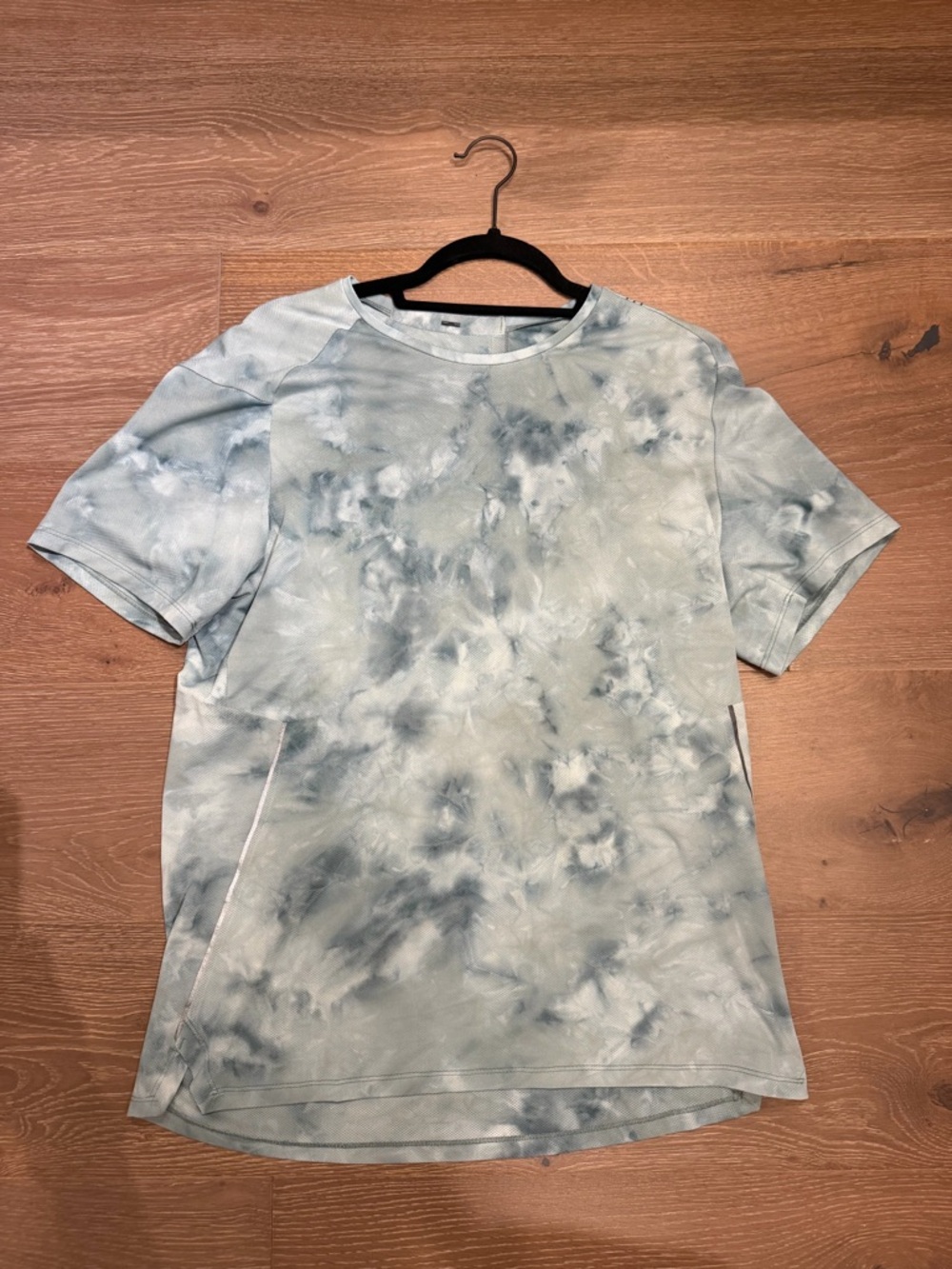 lululemon athletica Light Blue Tie-Dye Short Sleeve Tee